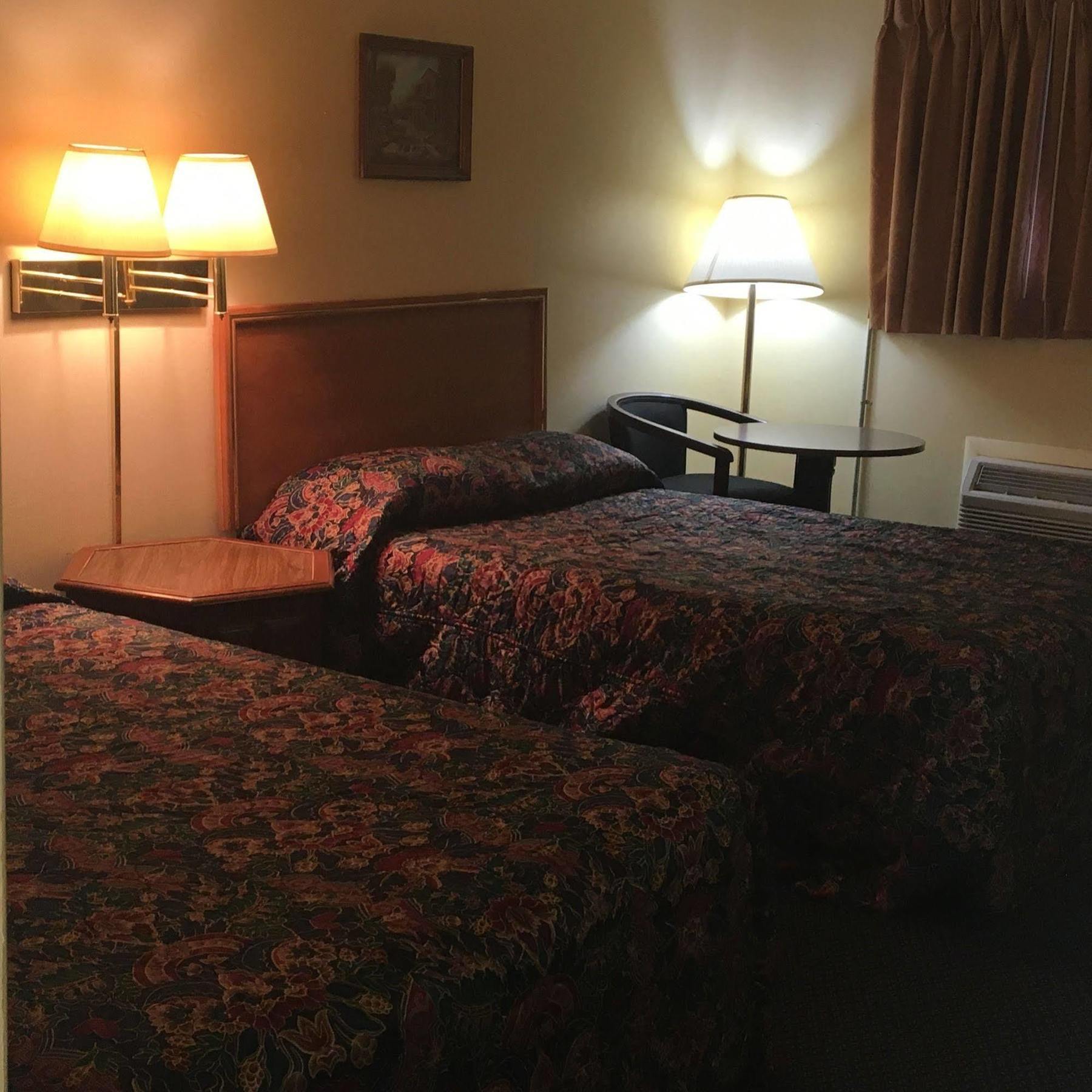 Guest House Motel Chanute Экстерьер фото