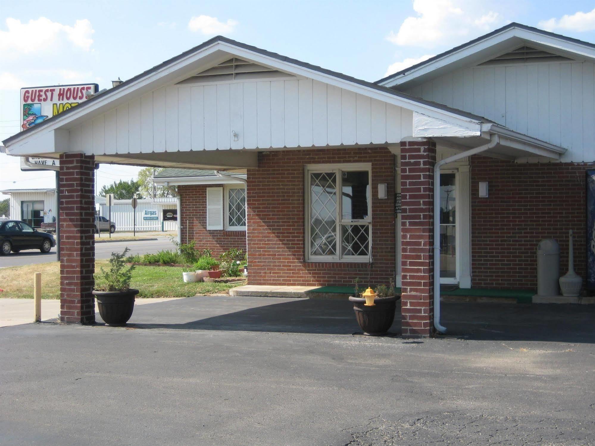Guest House Motel Chanute Экстерьер фото