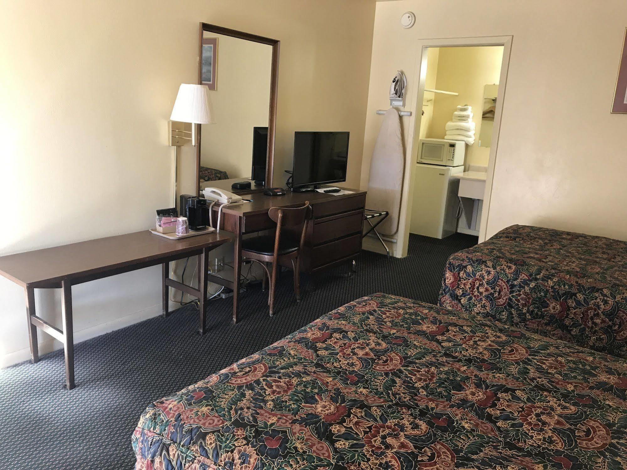 Guest House Motel Chanute Экстерьер фото