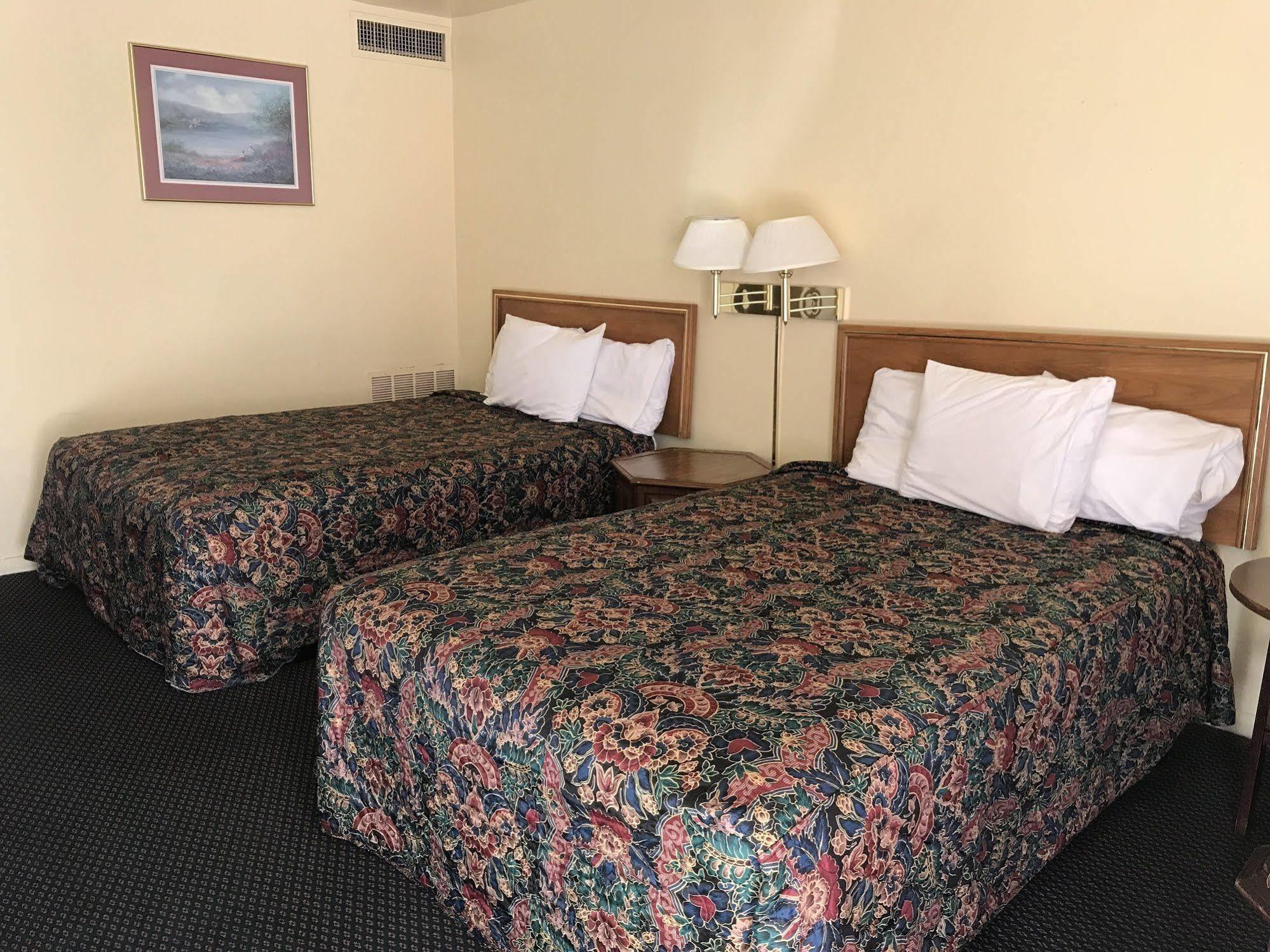 Guest House Motel Chanute Экстерьер фото